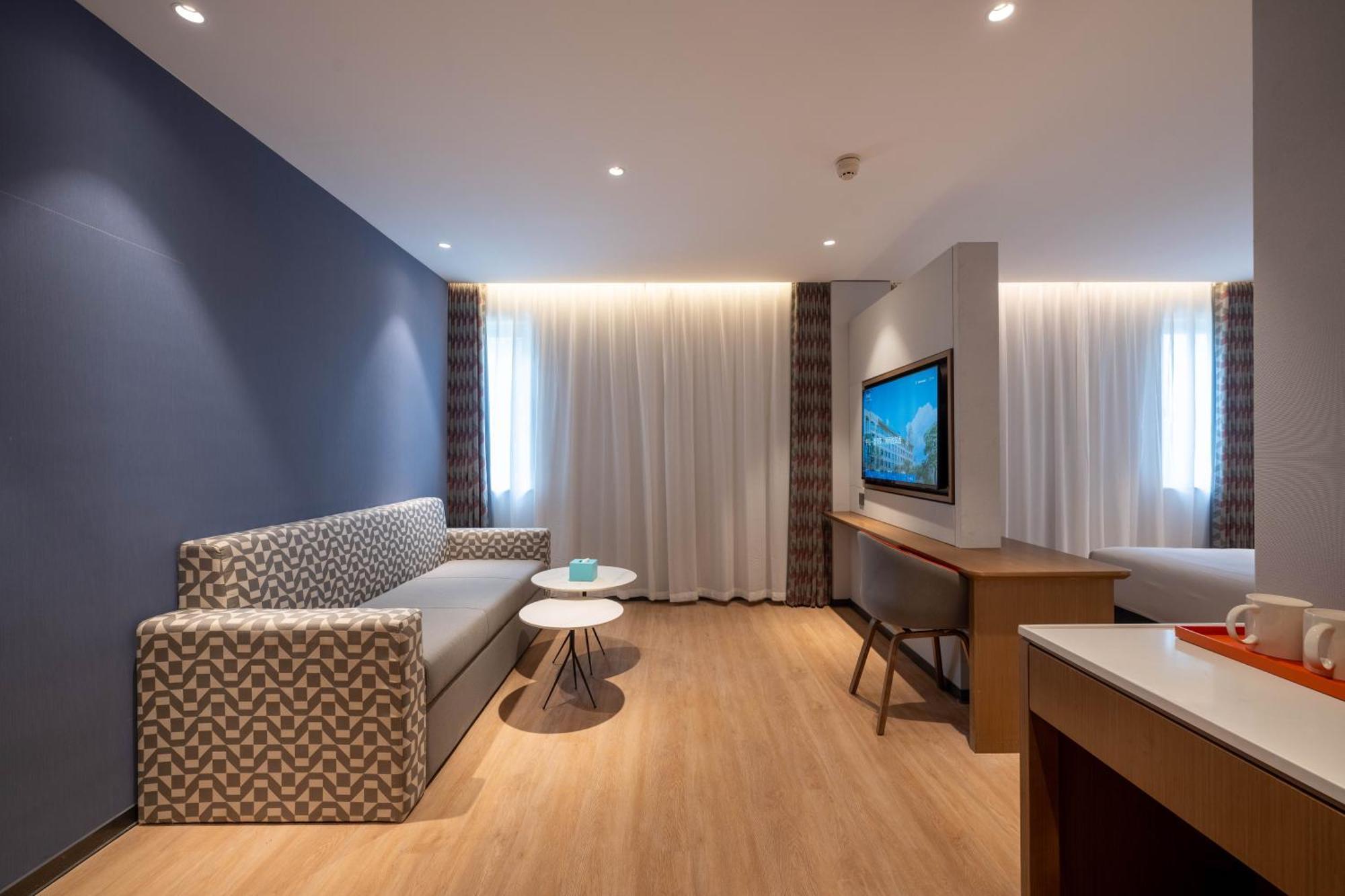 Holiday Inn Express Shanghai Pujiang Lianhang Road By Ihg Exterior photo