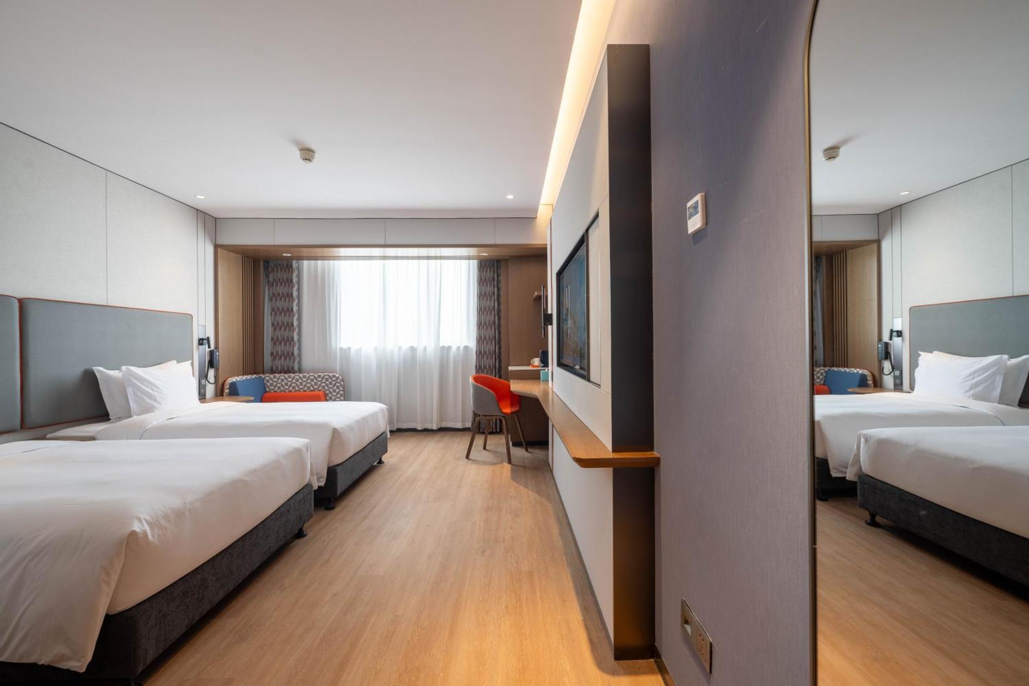 Holiday Inn Express Shanghai Pujiang Lianhang Road By Ihg Exterior photo