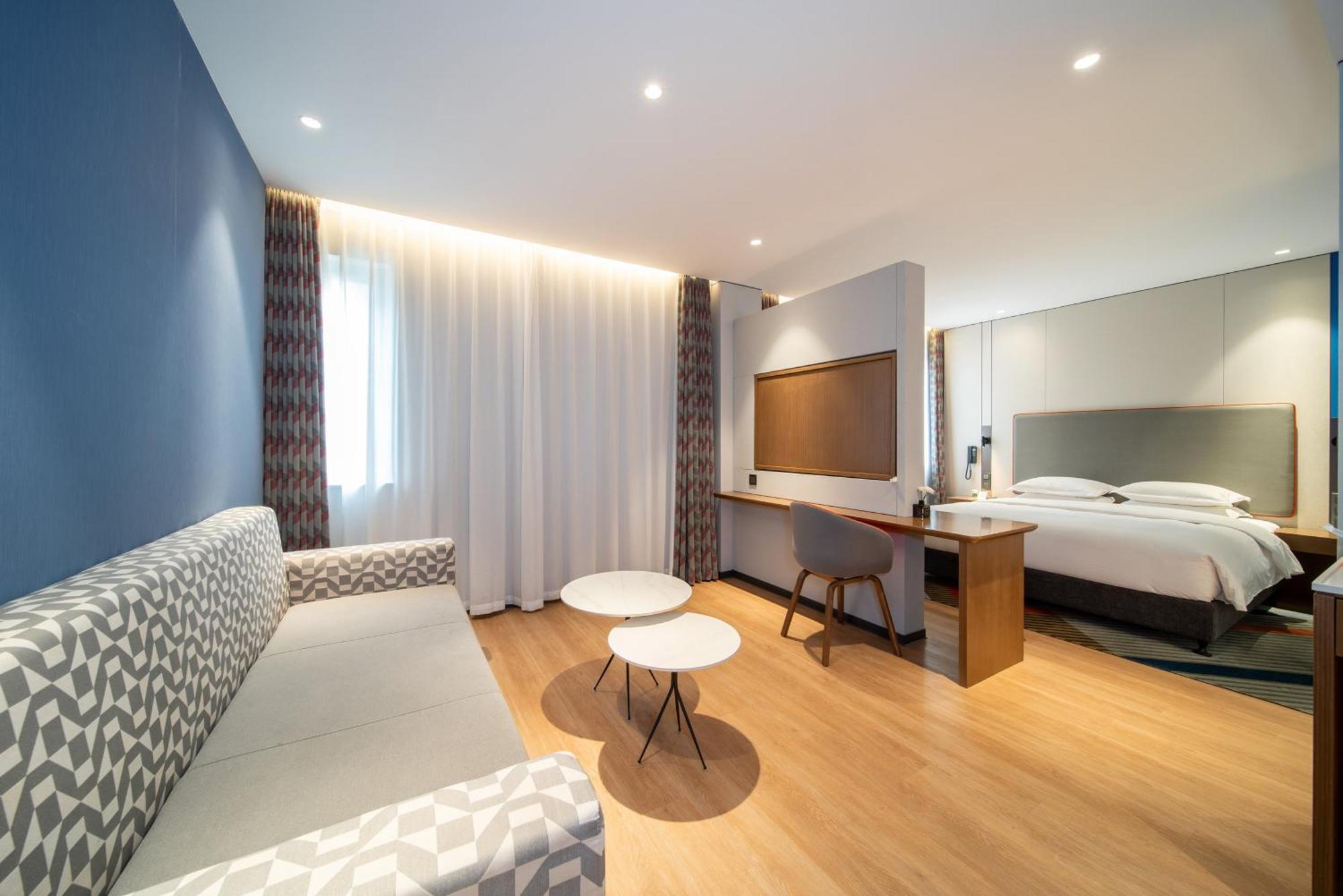 Holiday Inn Express Shanghai Pujiang Lianhang Road By Ihg Exterior photo